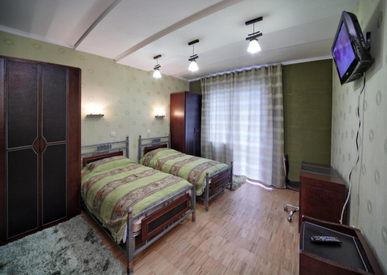 Apart-Hotel Chale Graal Truskavets Bagian luar foto
