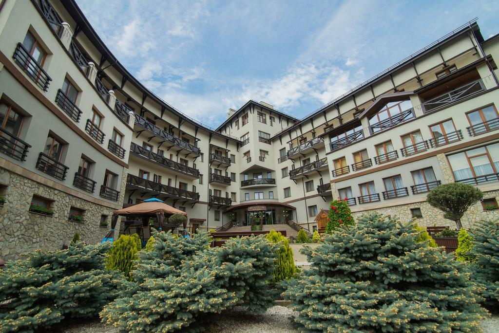 Apart-Hotel Chale Graal Truskavets Bagian luar foto