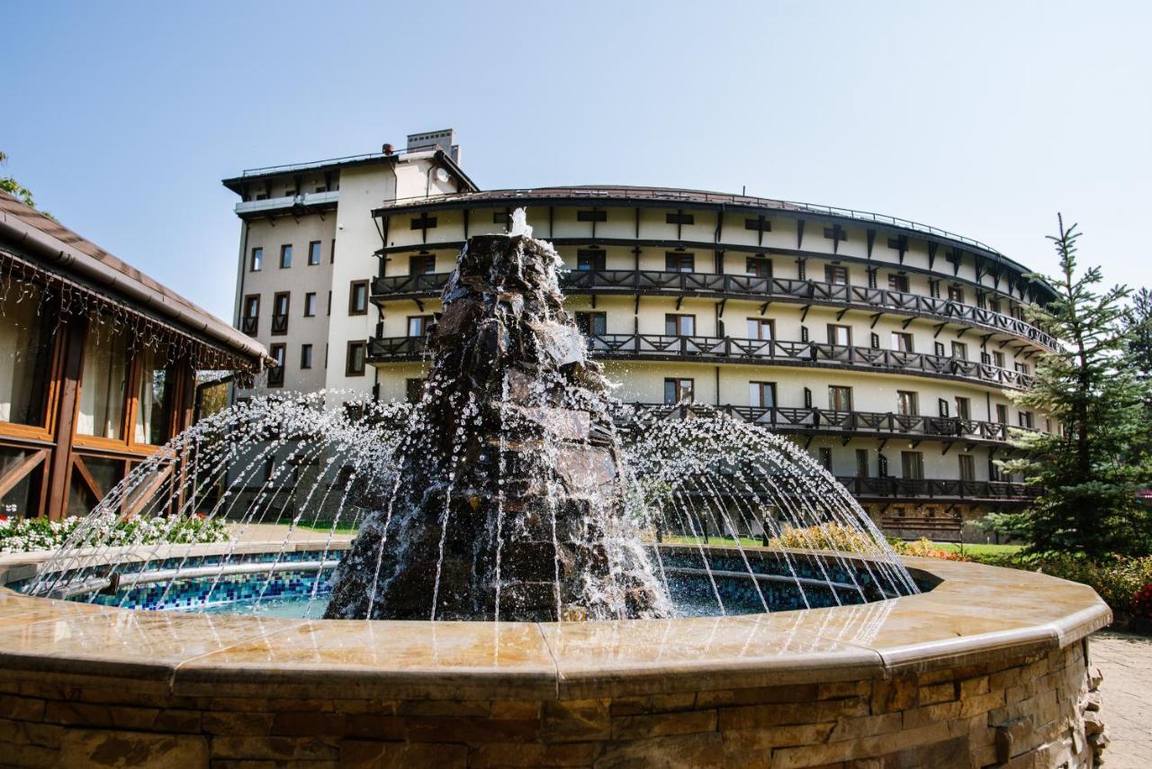 Apart-Hotel Chale Graal Truskavets Bagian luar foto