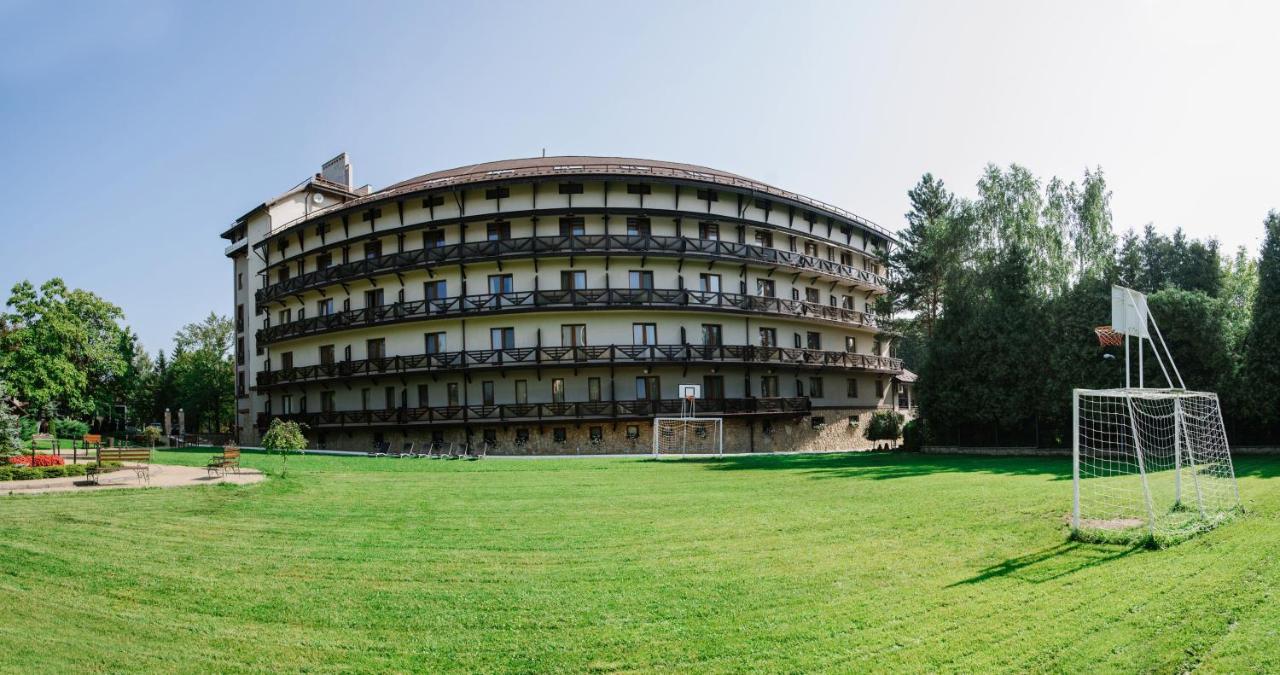 Apart-Hotel Chale Graal Truskavets Bagian luar foto