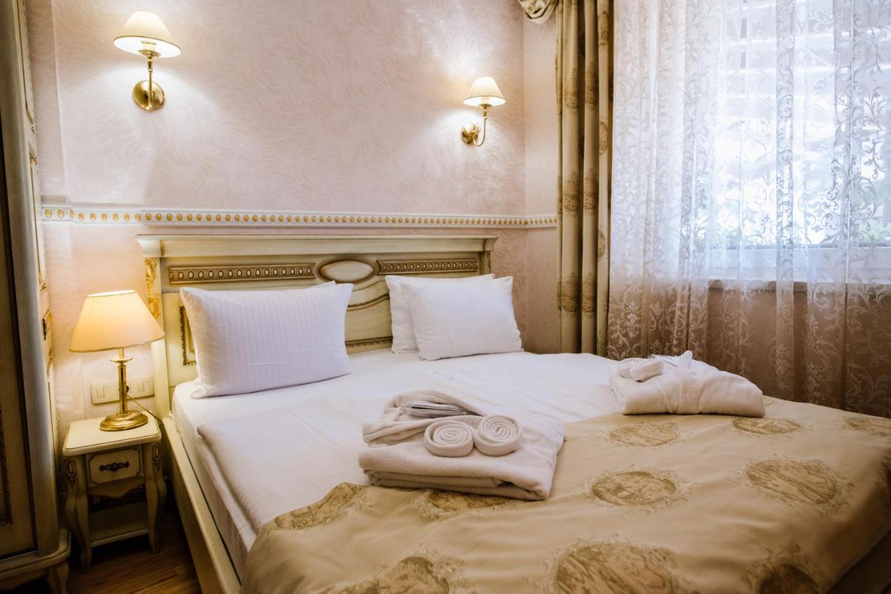 Apart-Hotel Chale Graal Truskavets Bagian luar foto