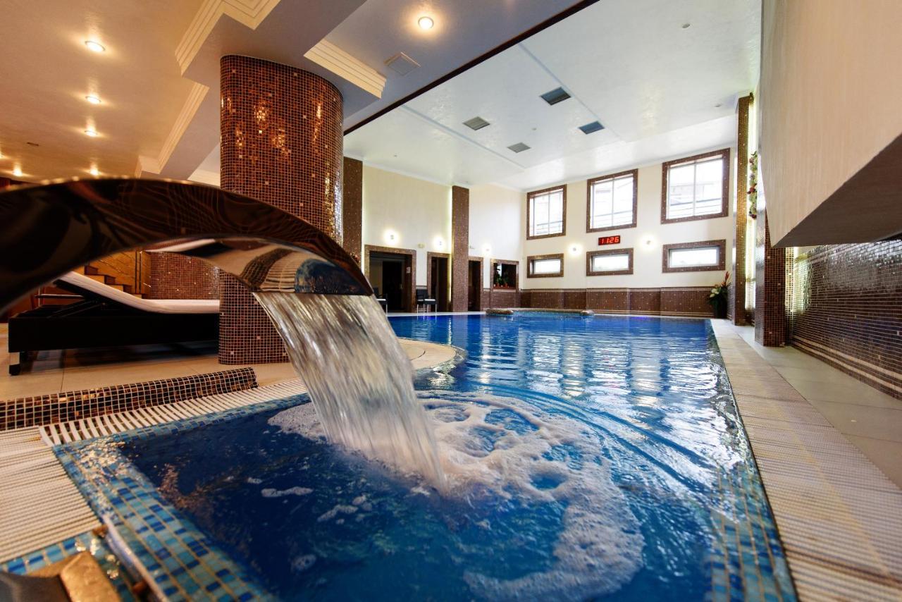 Apart-Hotel Chale Graal Truskavets Bagian luar foto