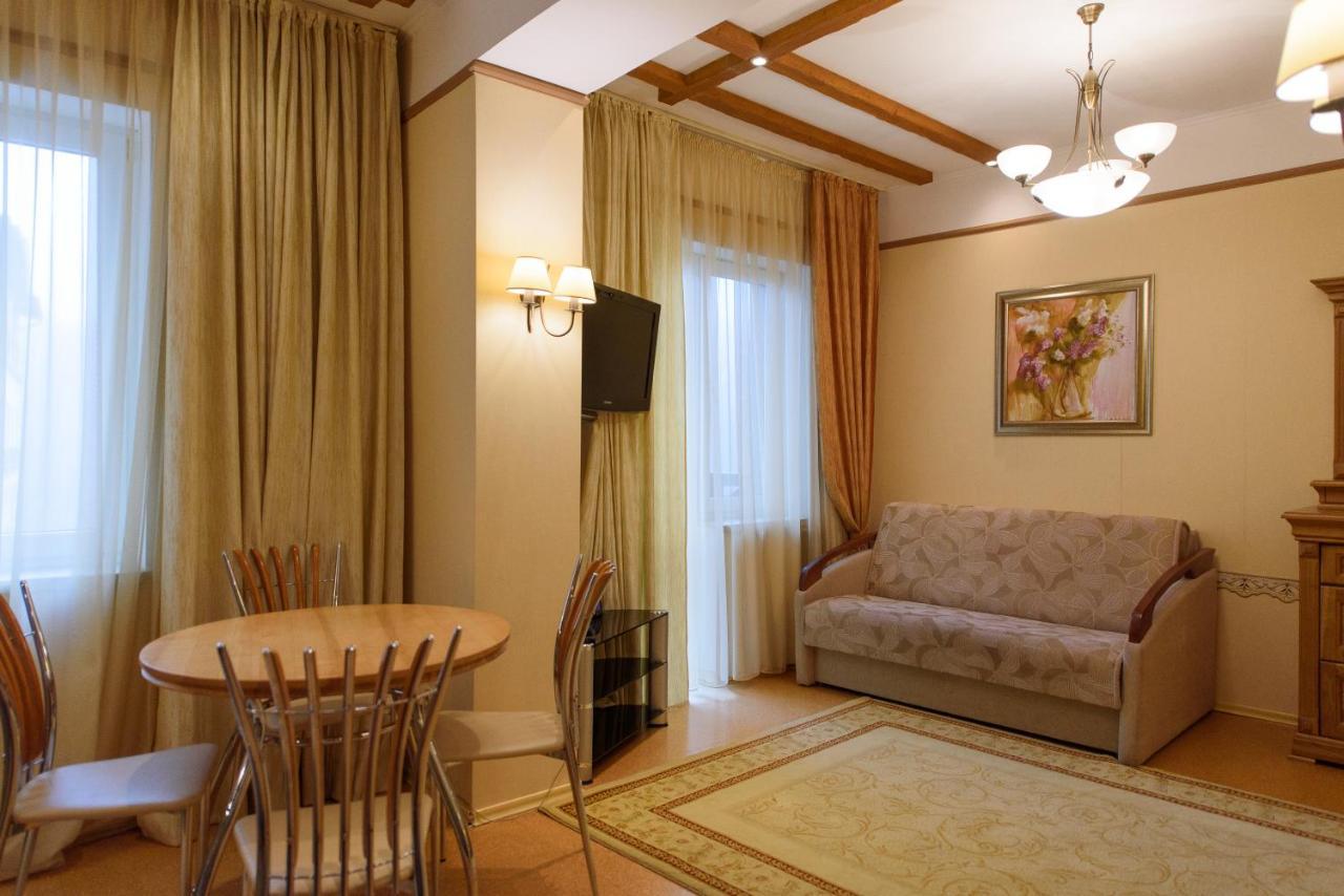 Apart-Hotel Chale Graal Truskavets Bagian luar foto