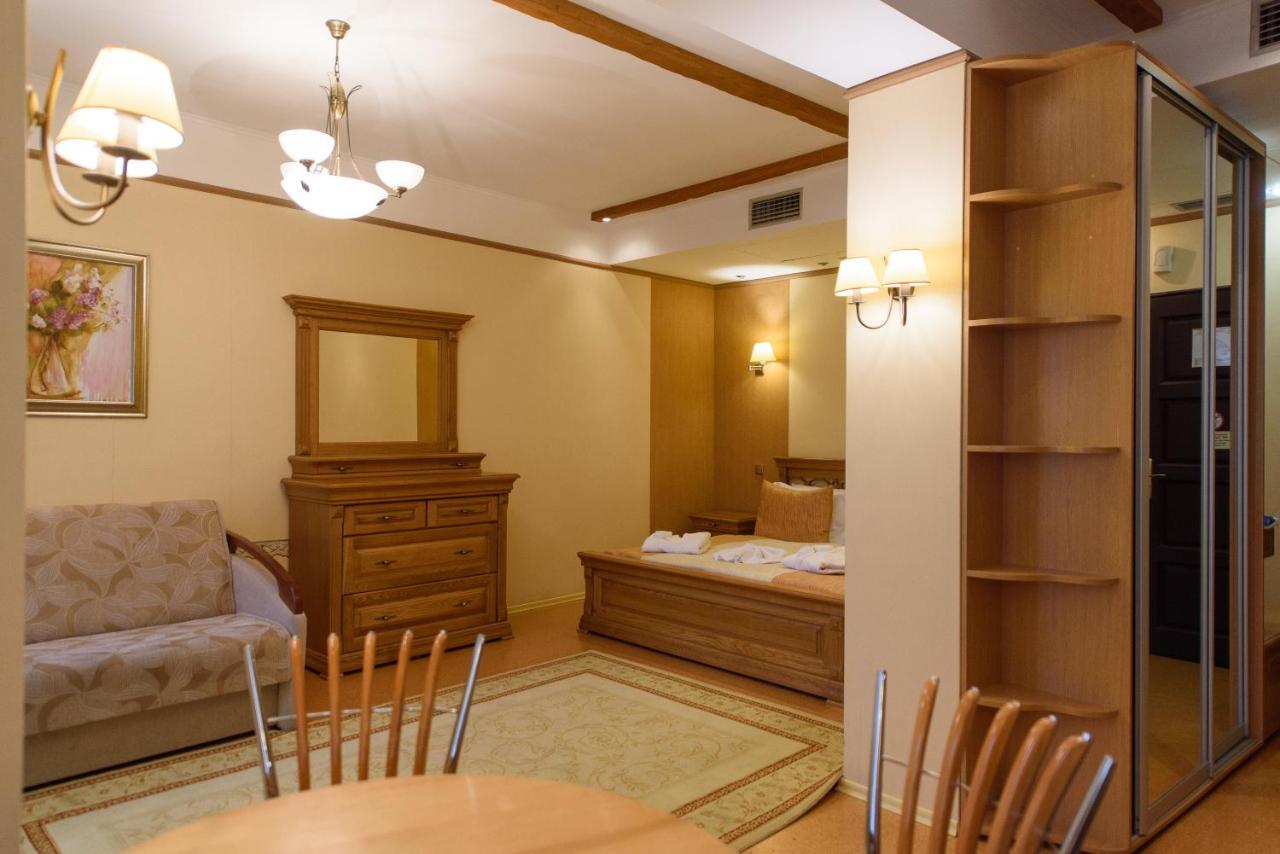 Apart-Hotel Chale Graal Truskavets Bagian luar foto