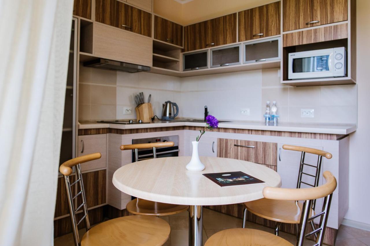 Apart-Hotel Chale Graal Truskavets Bagian luar foto