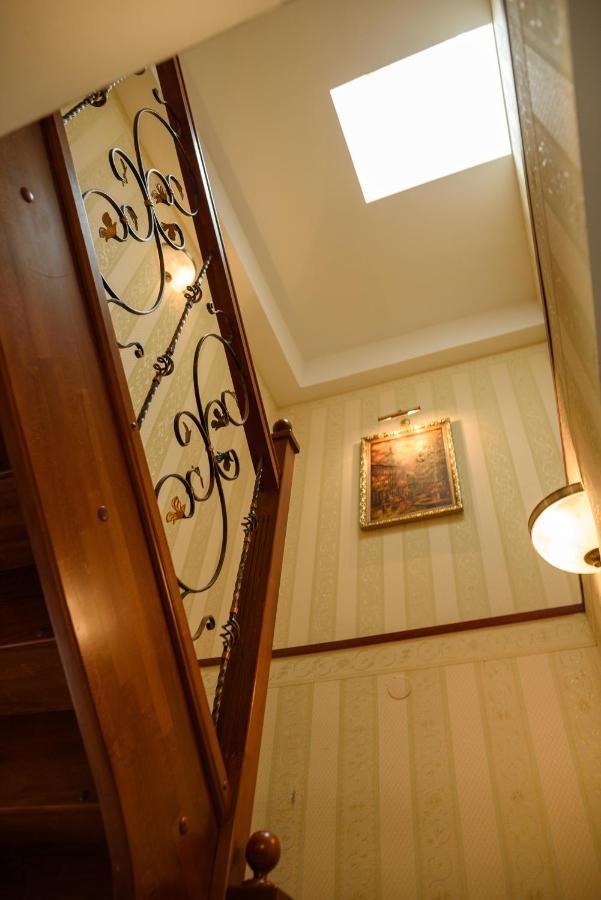 Apart-Hotel Chale Graal Truskavets Bagian luar foto