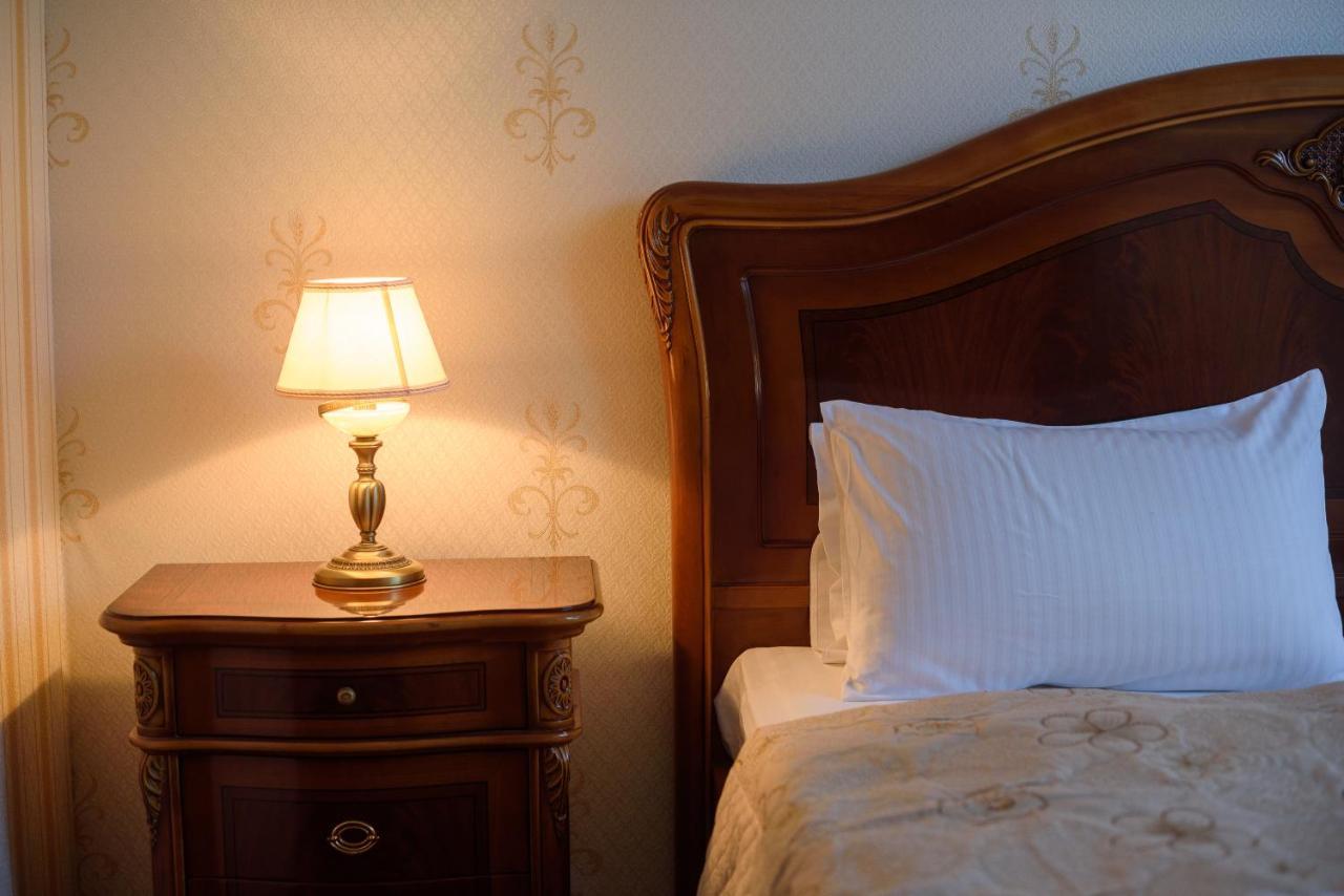 Apart-Hotel Chale Graal Truskavets Bagian luar foto