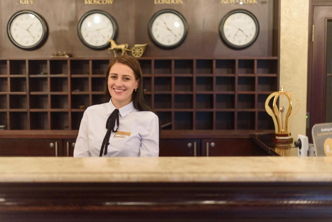 Apart-Hotel Chale Graal Truskavets Bagian luar foto