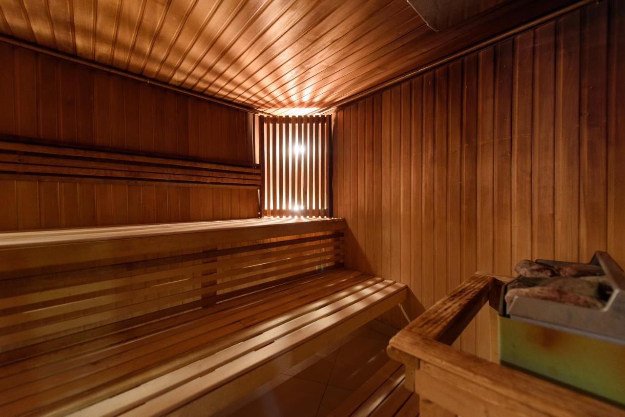 Apart-Hotel Chale Graal Truskavets Bagian luar foto